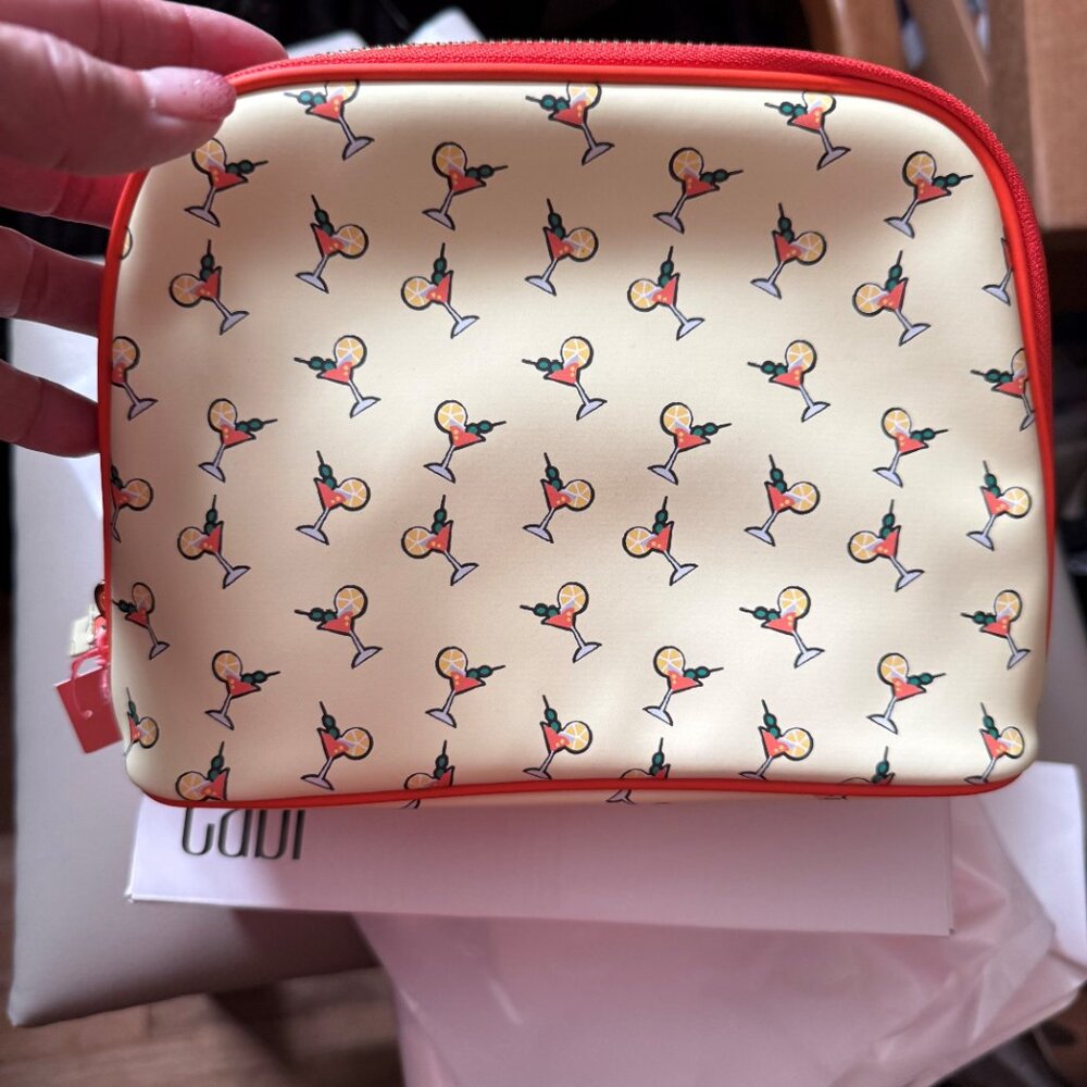 2 cabi makeup/travel bags - Picture 4 of 5